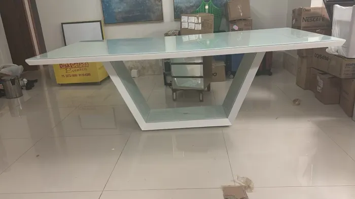 Mesa quadrada ( pequena avaria )