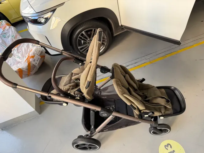 Carrinho de bebê marca cybex