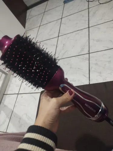 Escova secadora e escova rotativa.