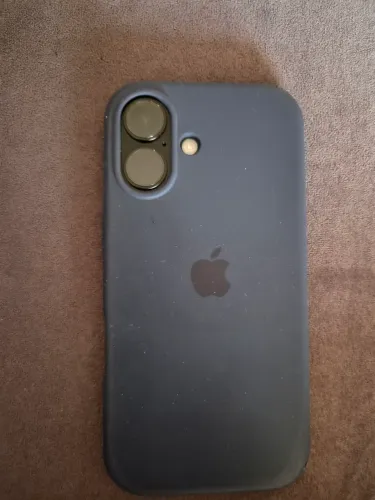 Iphone 16 com 128gb todo original sem retoque. Bateria 95%. Carregador e caixa. Sem troca