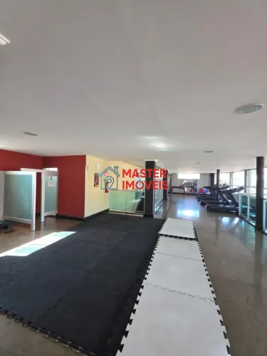 PRÉDIO COMERCIAL EM PONTO COMERCIAL