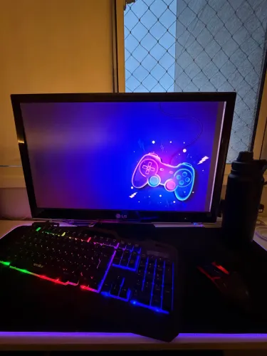 Monitor LG IPS 23" + Teclado Gamer RGB + Mouse Gamer C3Tech