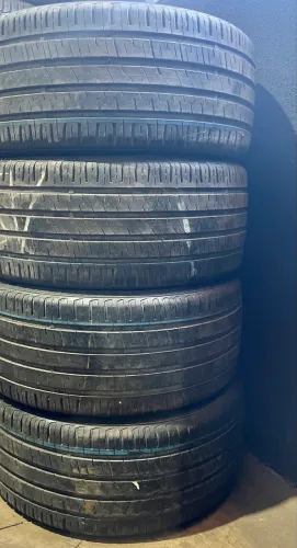 Jogo de pneus 18 audi , Mercedes 235/40 R18 semi novos 