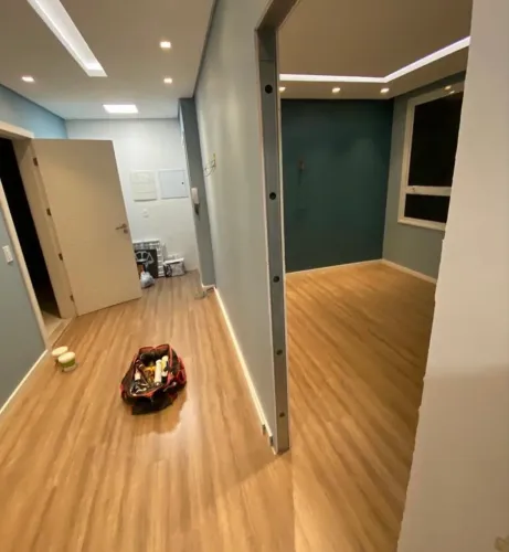 Pisos laminados e vinílico