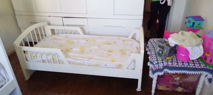 Minicama branca com colchão
