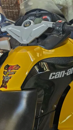 Maravilhosa Can-Am Spyder 990
