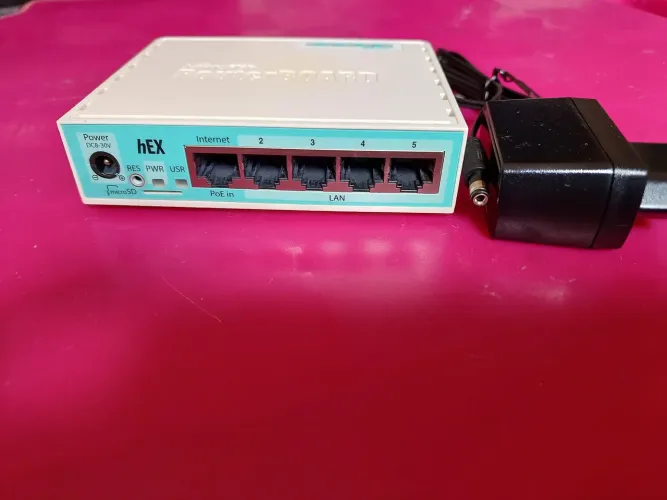 Roteador Mikrotik RB750Gr3