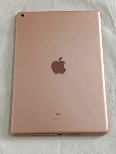iPad 8ª Geração 128GB Rose + Capa | Uso pedagógico (Leia a descrição)