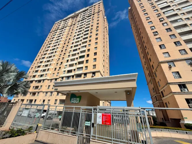 APARTAMENTO 3/4 COM SUÍTE E VARANDA NO IMBUI VILLE
