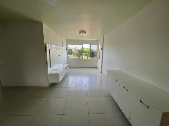 Vendo apt na Mangabeiras oreido com elevador