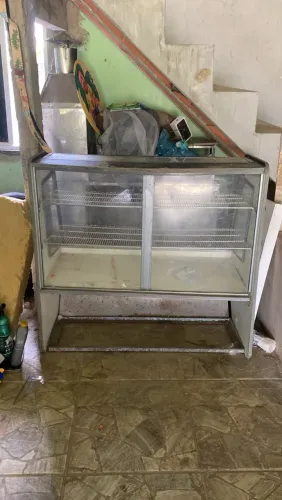 Vende-se este balcão 