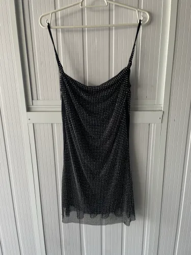 Vestido curto preto de brilhante