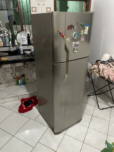 Geladeira com defeito