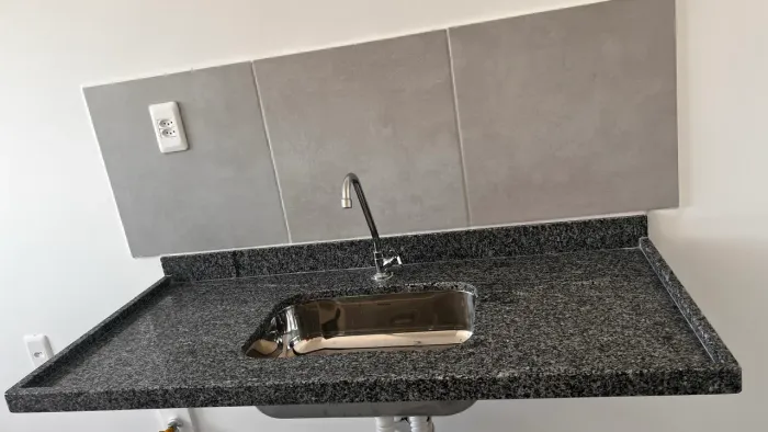 Pia Bancada de granito + Cuba inox(completa)