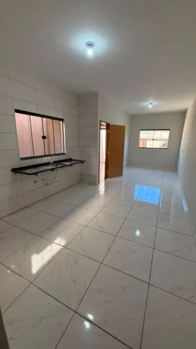 Casa com 2 Quarto(s) e 1 banheiro(s) para Alugar, 90 m² por R$ 1333 / Mês