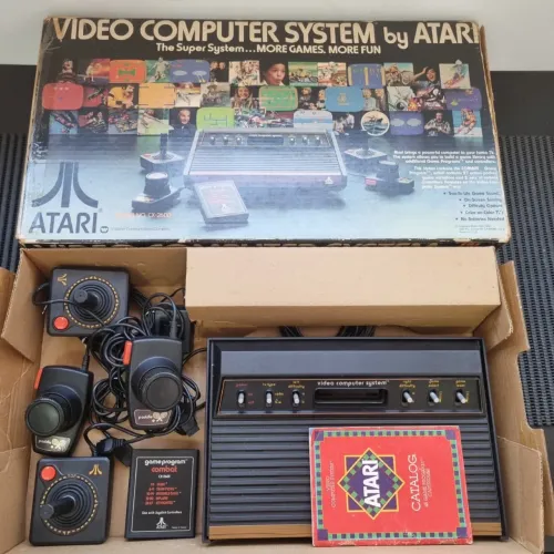 Atari 2600 Heavy Sixer 1977 Frente de Madeira 6 chave Completo