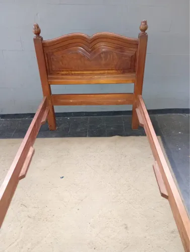 Cama solteiro madeira maciço oportunidade