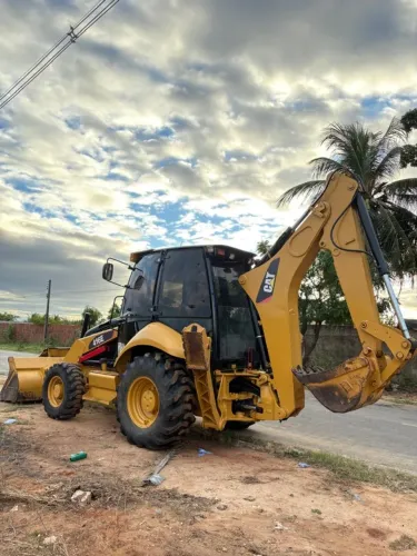  Retroescavadeira 416E cartepilha 2014.