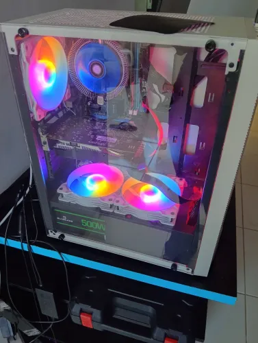 Vende-se monitor com fone, controle e mouse digital.