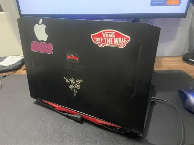 Notebook Acer Nitro 5 Ryzen 7 + GTX 1650 + 8GB ram