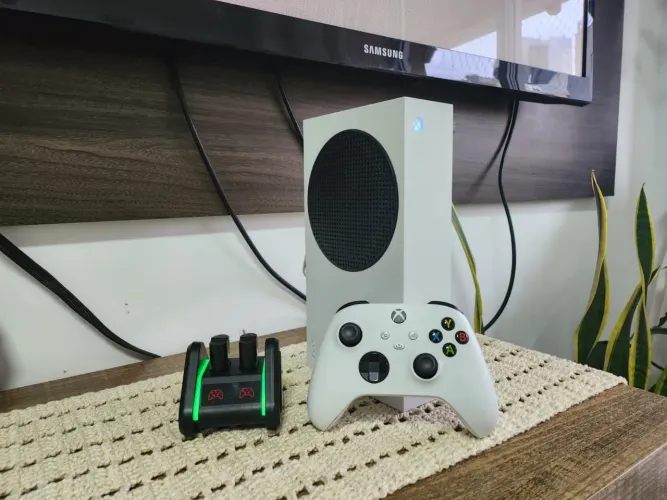 Xbox Series S + Controle Original + 2 Baterias Recarregáveis