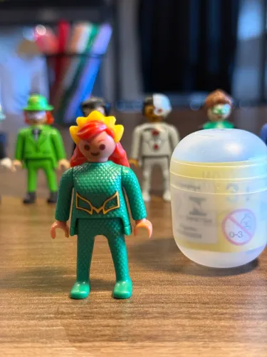 Mera DC Kinder Ovo Playmobil
