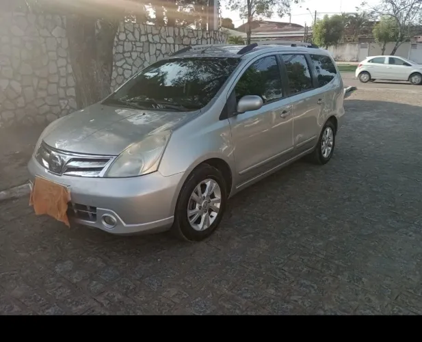 Nissan Livina Grand SL 1.8 16V Flex Fuel Aut. 2013