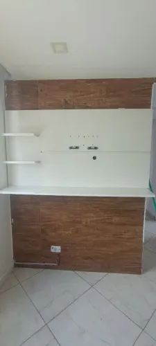 Painel de tv branco $90,00 reais 