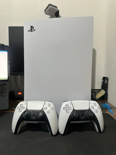 PS5 - 2 controles - + Jogos