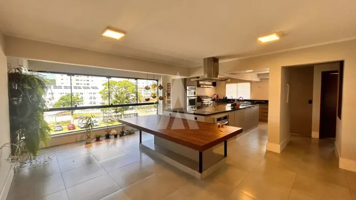 APARTAMENTO SEMI MOBILIADO, COM 4 QUARTOS, SENDO 2 SUÍTES, HIDROMASSAGEM, 2 VAGAS DE GARAG