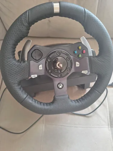 Volante Logitech g920, com suporte.