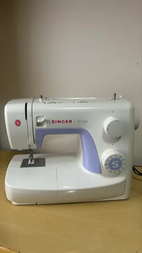 Máquina de costura Singer Simple 3232