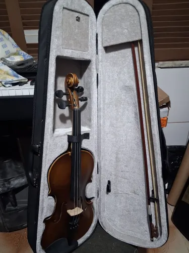 Violino VOGGA VON144N 4/4 Completo com Estojo e Arco