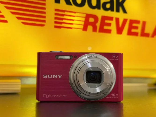 Sony Cybershot DSC-W730 - 16.1MP e 8x de zoom