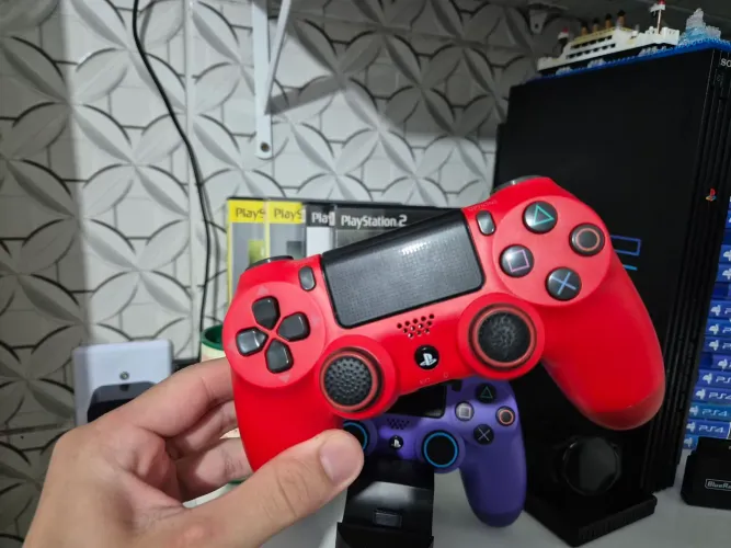 Carcaça Vermelha Controle PS4 JDM-040