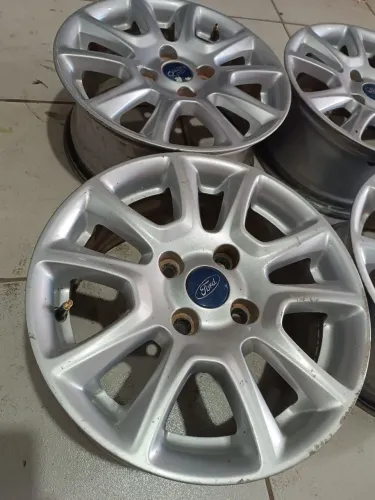 Rodas 15" Ford Nil Fiesta e Ford k.