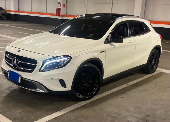 Mercedes-Benz GLA 200 Vis. Black ED. 1.6 TB 16V Aut. 2015