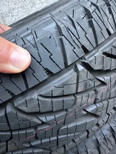Pneus novos, tirei do carro 0km ainda na loja para colocar um maior