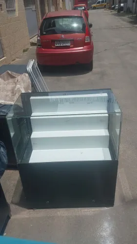 Vende-se Balcão Expositor. Valor 550,00.
