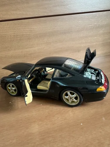 Miniatura Porche Carrera 911 (1993)