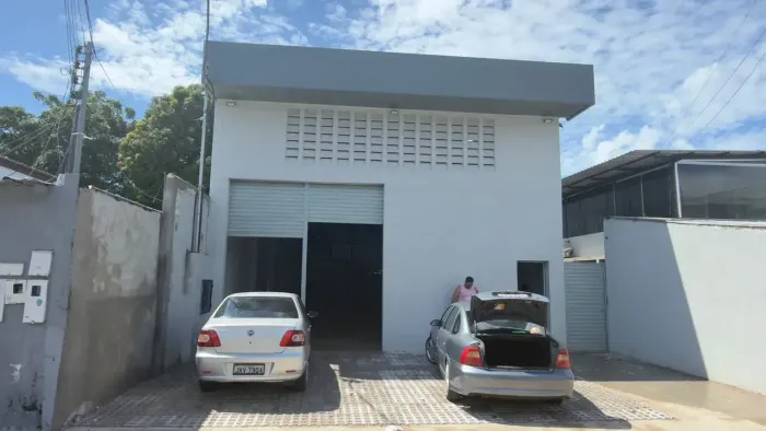 Galpão com 250m², novíssimo, ótimo para depósitos, academias, cross fit, drogarias, armazé