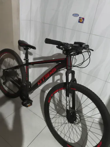 Bicicleta aro 29 semi nova tá toda certinha 