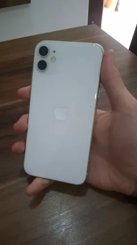 iPhone 11 Branco 64GB -  Conservado
