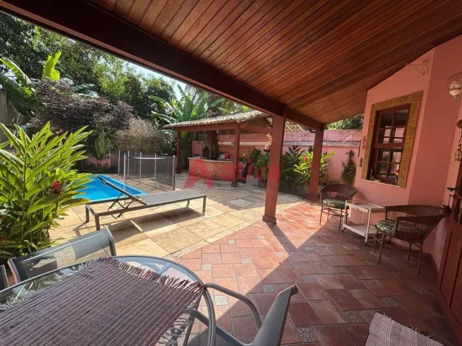 Casa com 2 Suítes, Piscina, Churrasqueira e Varanda no Recreio dos Bandeirantes