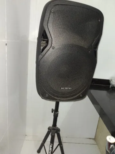 Vendo caixa de som amplificada em perfeito estado