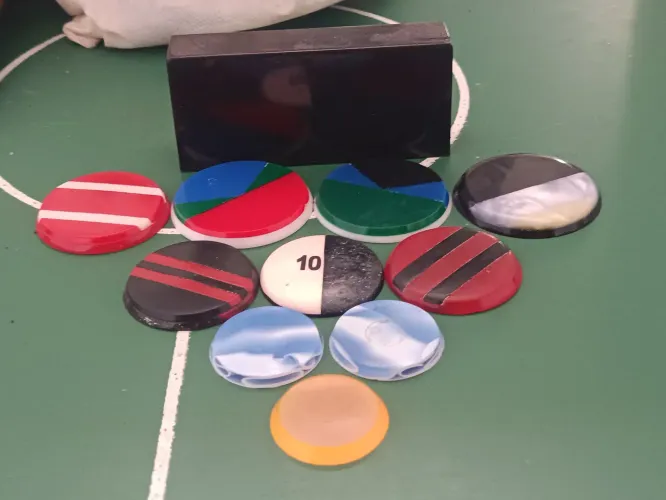 Time futebol de botão com goleiro