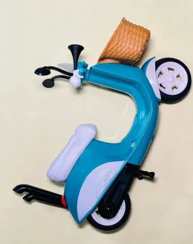 Marvel Legends Scooter / Moto - altura 12 cm / comprimento 17 cm - p/ boneco Mary Jane