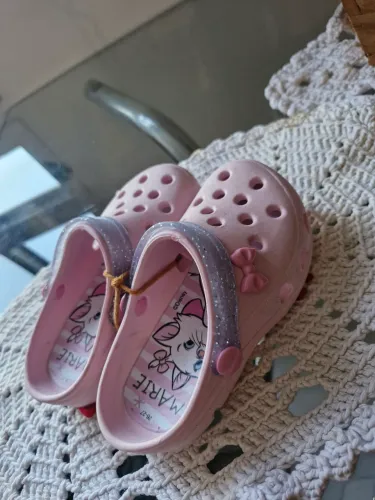 Sandália Crocs Marie