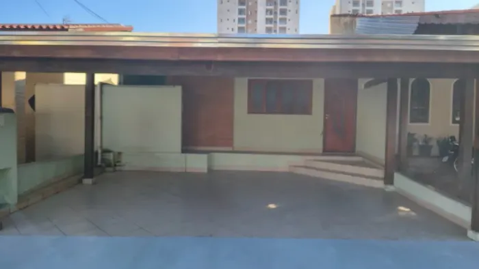 Casa Térrea Completa | 2 Dormitórios | Área Gourmet com Churrasqueira | Excelente Local