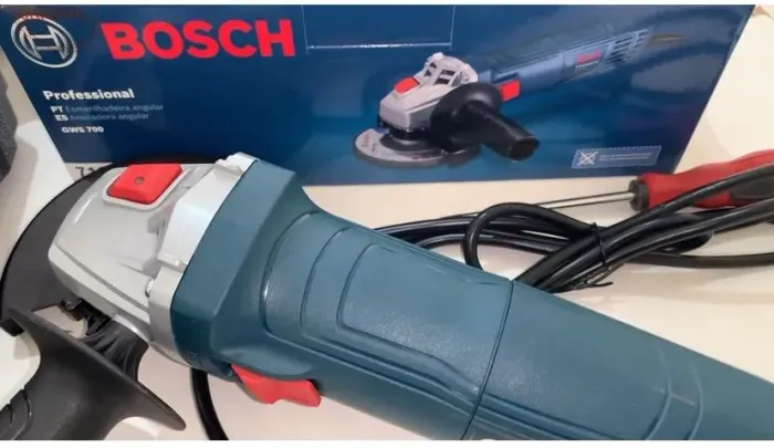 Lixadeira esmerilhadeira Bosch GWS700 110v ou 220v